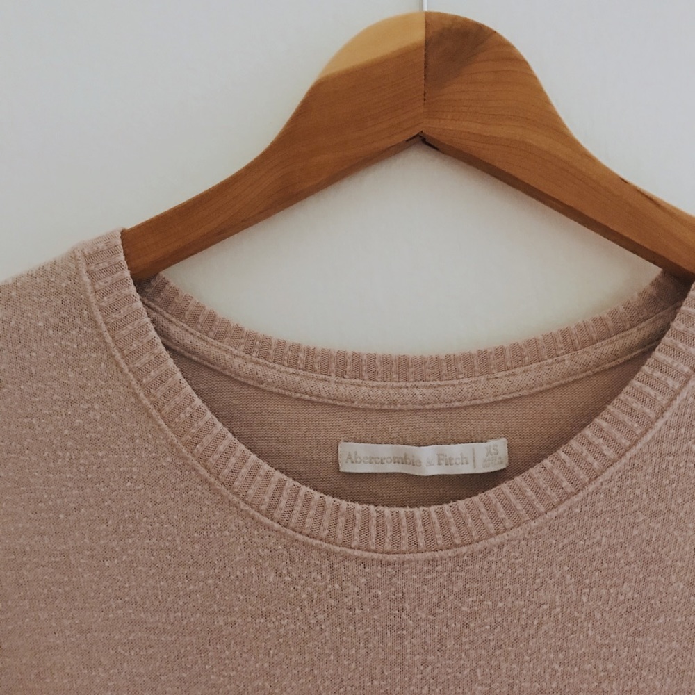 ABERCROMBIE & FITCH PINK SWEATER